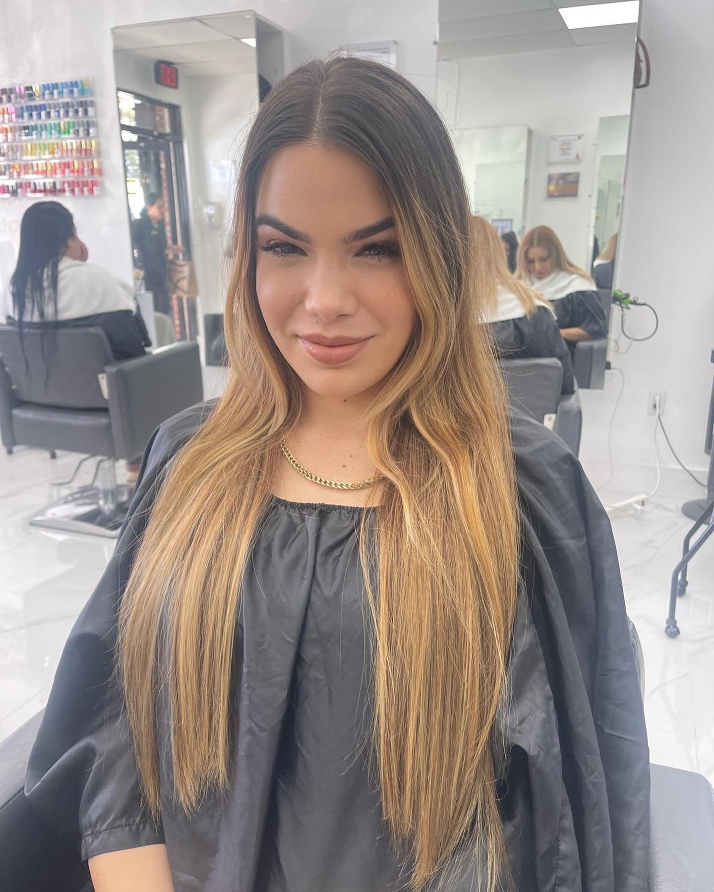 Arlis Beauty Salon superola