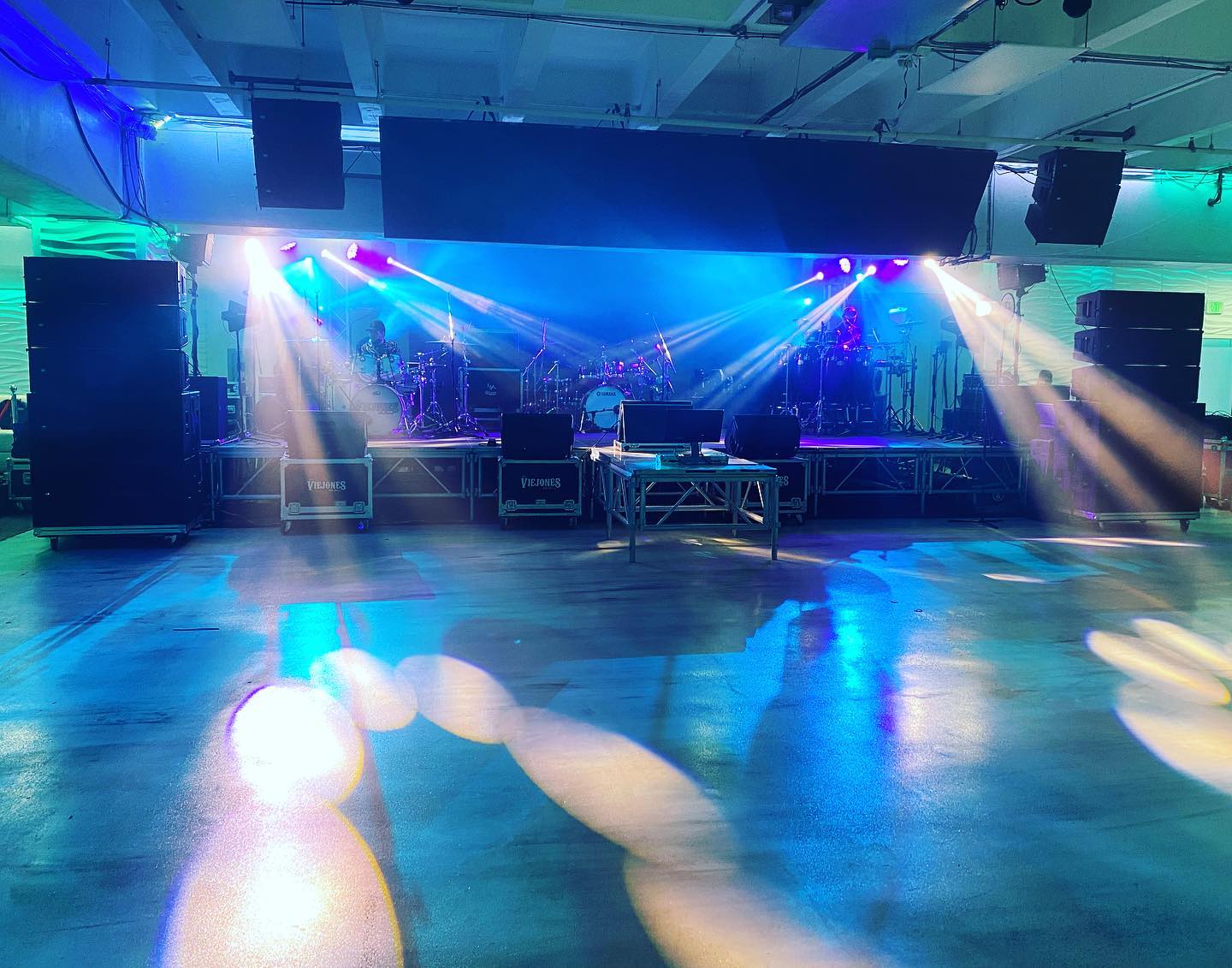 el_farallon_event_cen Superola