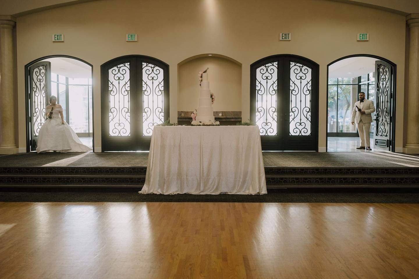 Bagramian Hall Superola