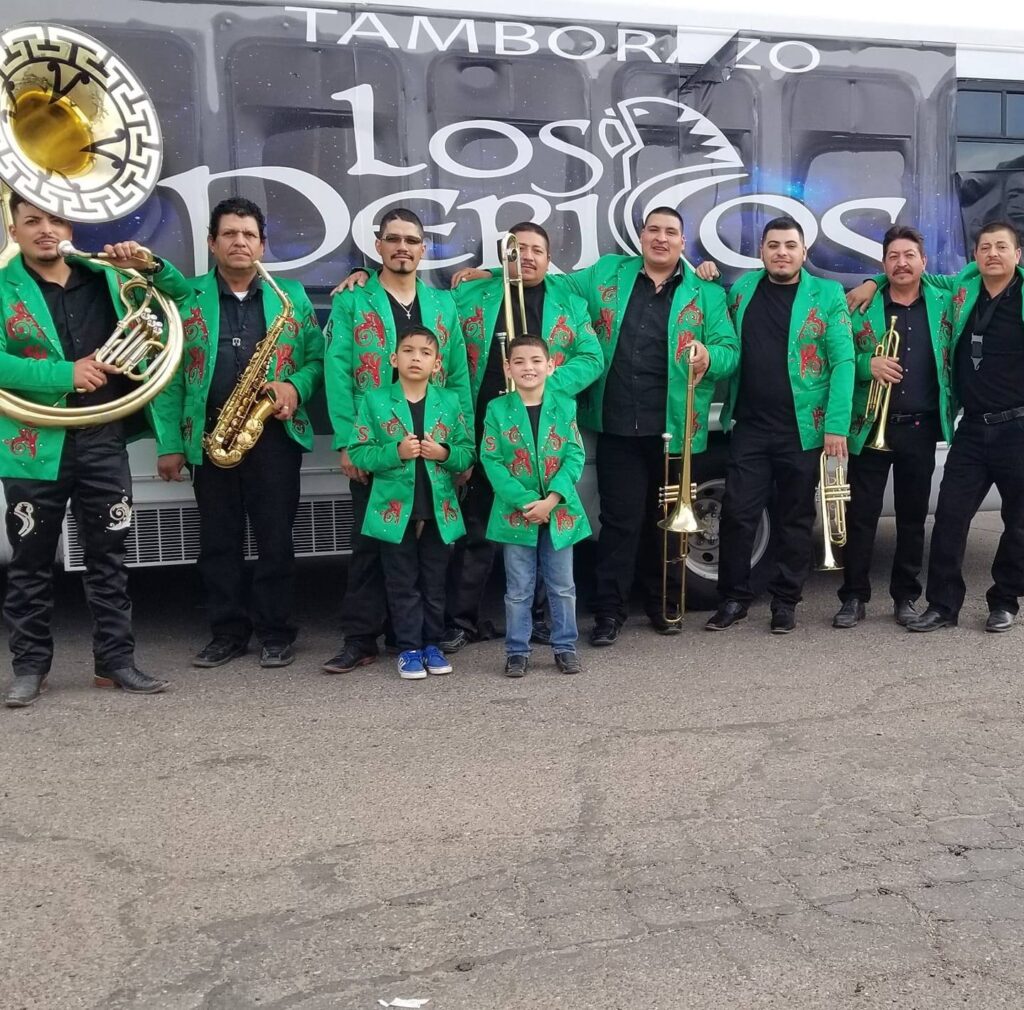 Tamborazo los pericos De las vegas Superola