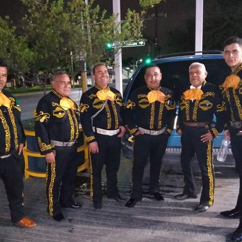 Mariachi Lagunero De Julián Flores