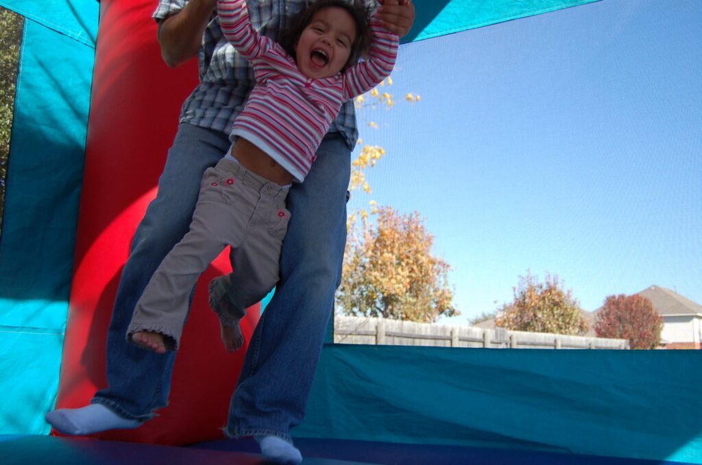 ELY Party Rentals superola