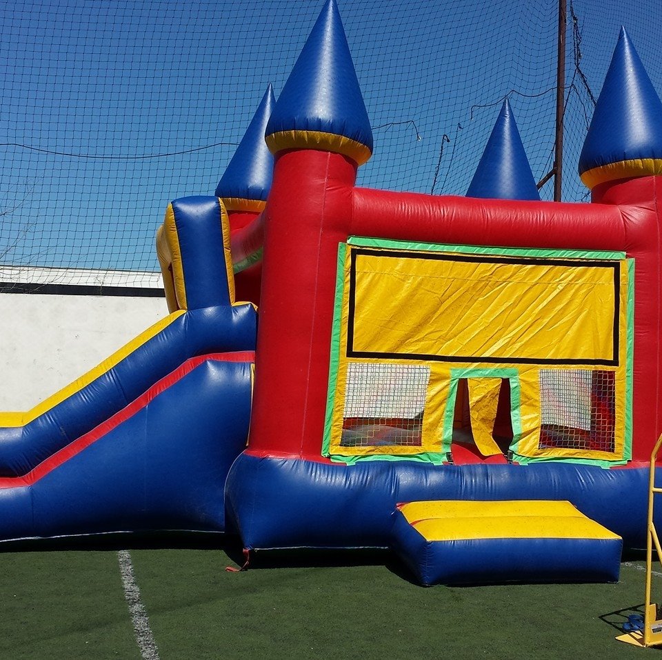 AV Jumpers Rental Superola